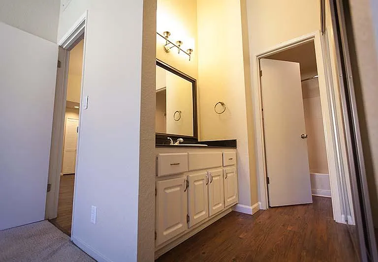 Laurel Grove — Photo 16
