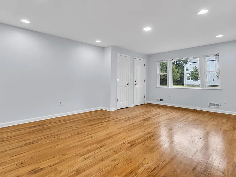 63 Livingston Ave #A — Photo 6