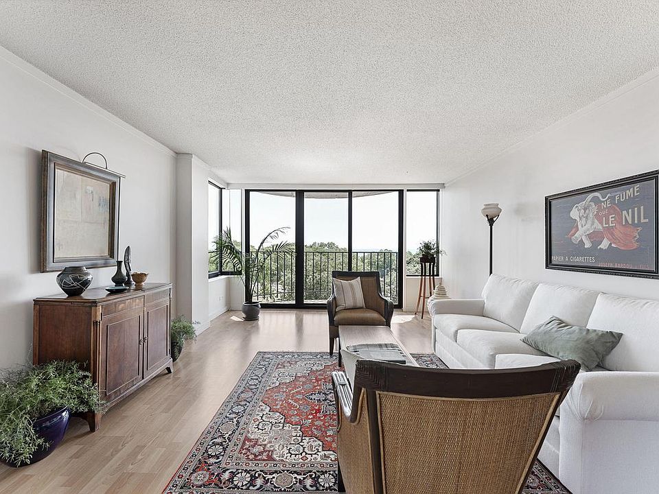 1st image of 929 N Astor STREET #608
