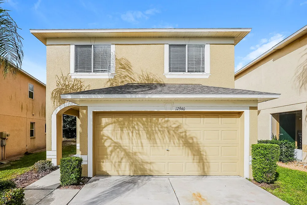 4 bed, 2.5 bath, 1736 sqft, $3,670 — Photo 1