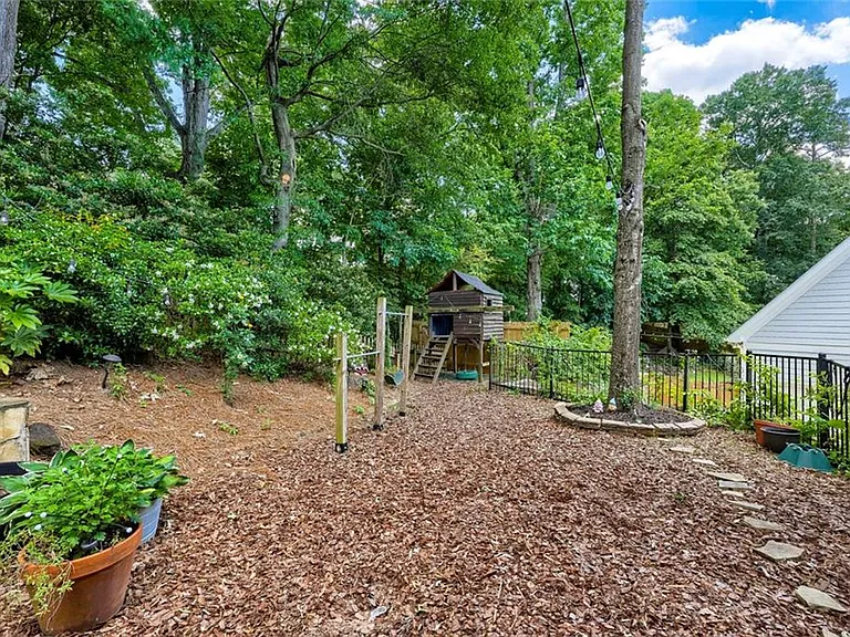 1617 Duncan Dr NW — Photo 40