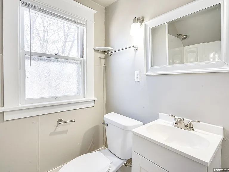 745 Racine St — Photo 11