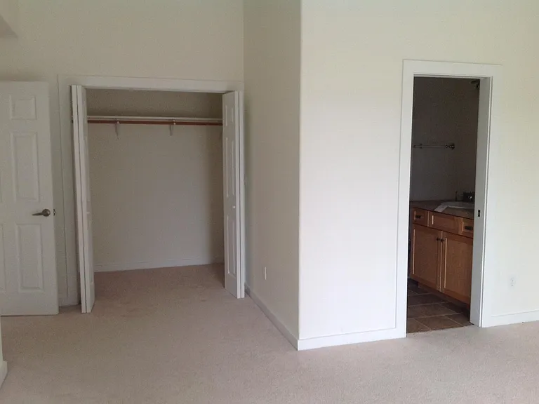 1240 Queen St — Photo 22