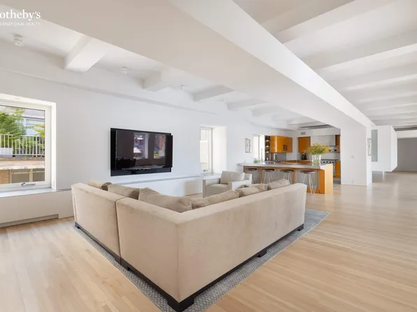 227 West 17th Street image 6 of 23