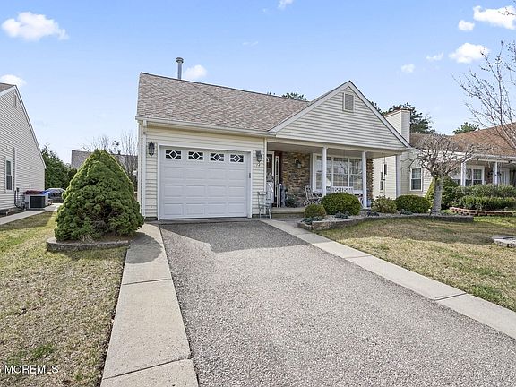 2nd image of 14 Kendal Drive