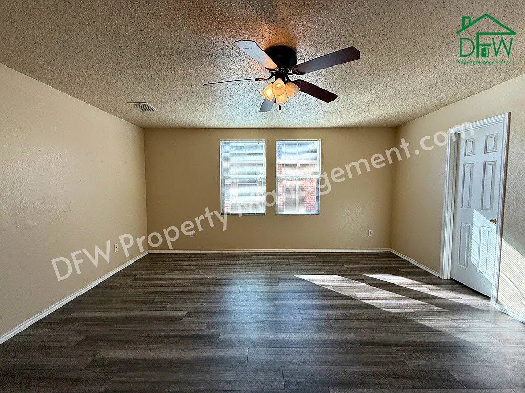 Building Photo - 3625 Clydesdale Dr