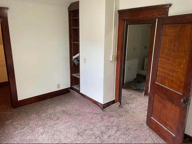 1716 E Michigan Ave — Photo 13