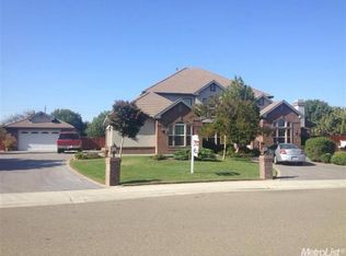 9035 Quail Cove Dr, Elk Grove, CA 95624