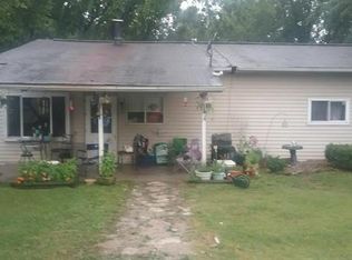 59 Providence Ln, Hawk Point, MO 63349