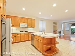 30 Carriage Ln, Santa Ana, CA 92705