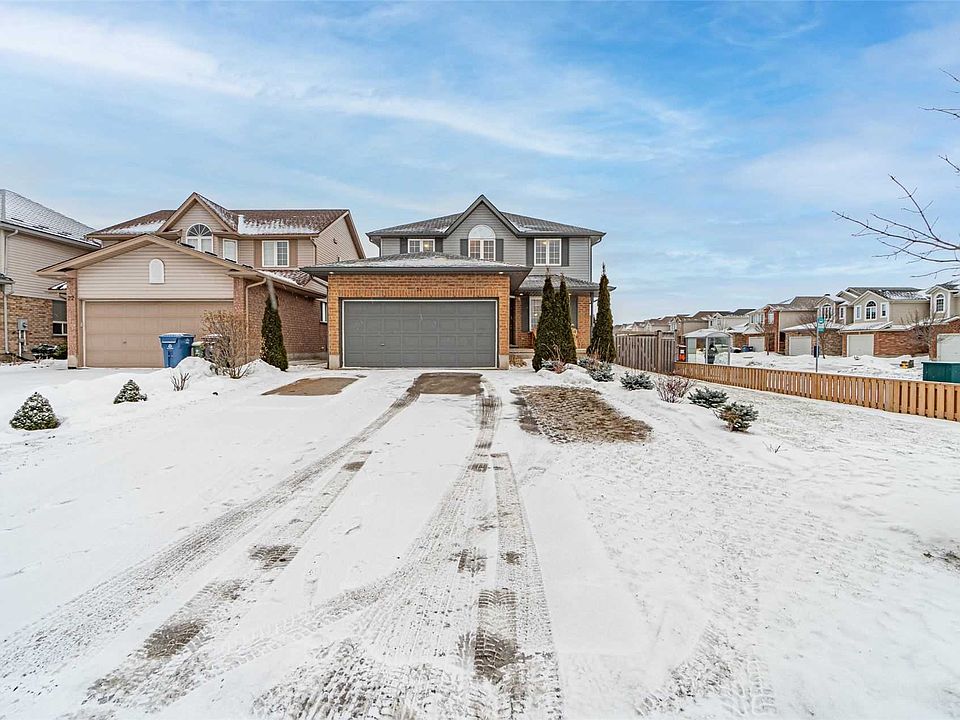 1st image of 24 Clairfields Dr W