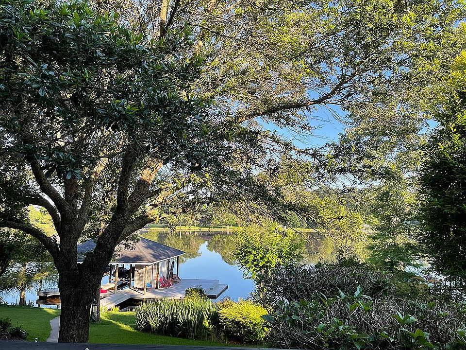 1st image of 1946 Woodlake Dr
