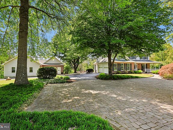 2nd image of 903 Israel Creek Ct