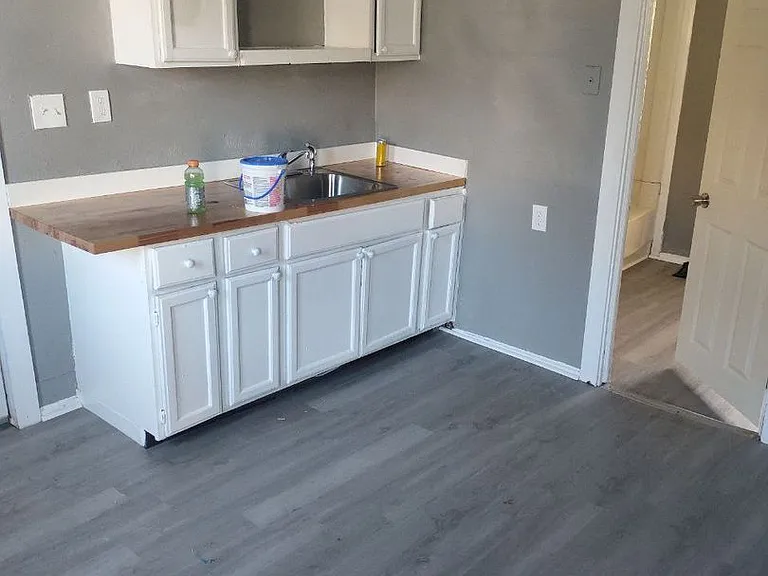 4501 Hyde Ave — Photo 3