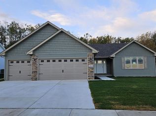 943 Harsevoort Way, Clinton, WI 53525