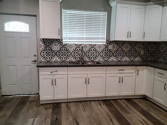 2nd image of 1476 E 107th St #1478