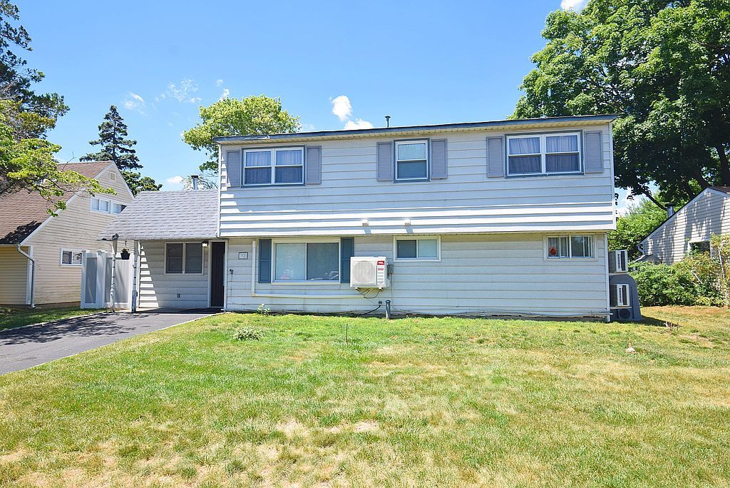 32 W Cabot Ln - Property Image