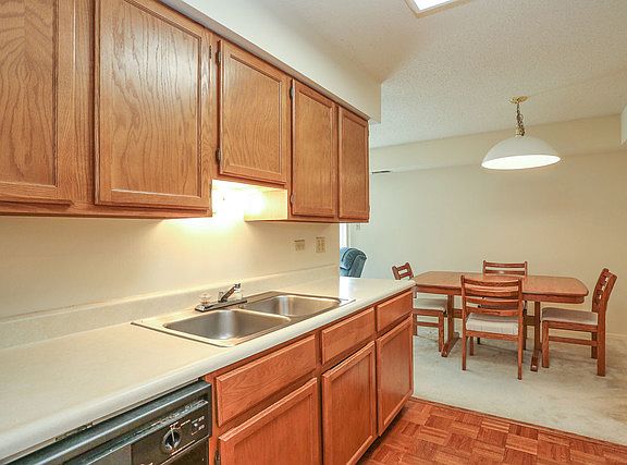 5th image of 1001 Buccaneer Dr APT 2