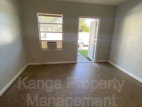 3rd image of 428 Roseland Dr APT 4