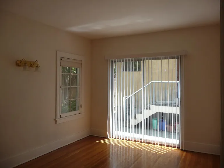 324 S Coronado St — Photo 19