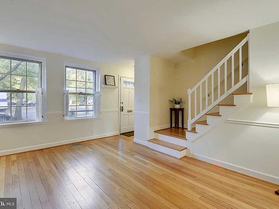 3rd image of 4906 28th St S