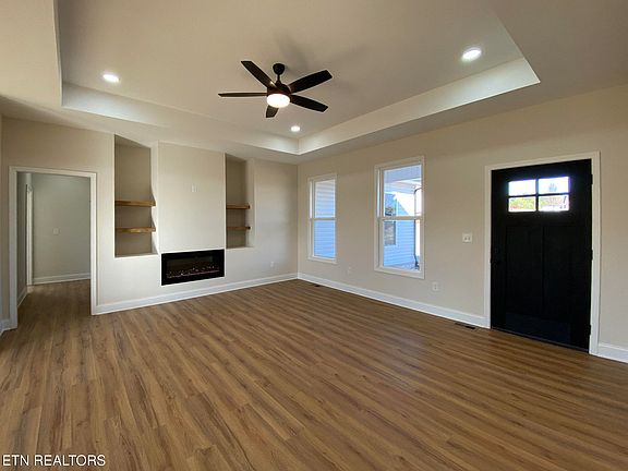 4th image of 310 Moores Way