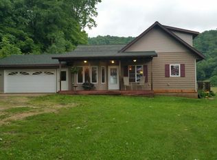 9686 Day Valley Dr, Houston, MN 55943