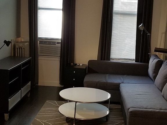 4th image of 633 Humboldt St #1L
