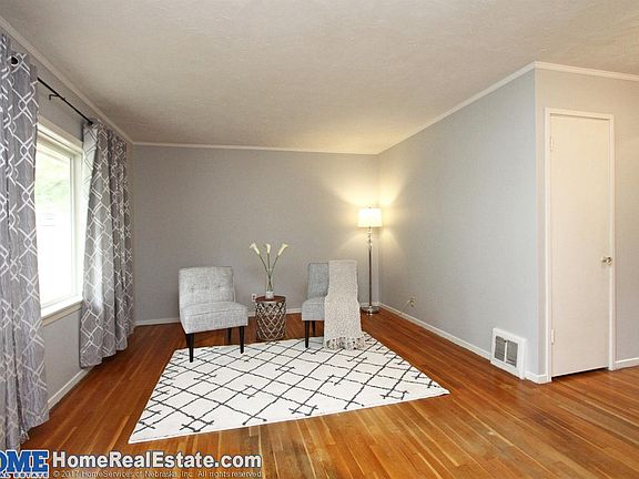 2nd image of 3608 Smith St