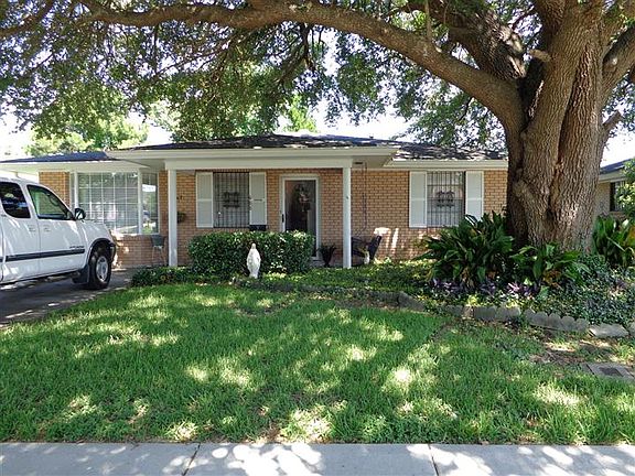 3rd image of 488 Yew Dr