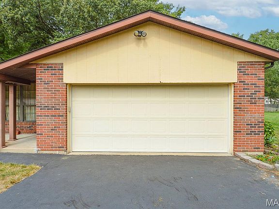 4th image of 7 Lakeview Dr