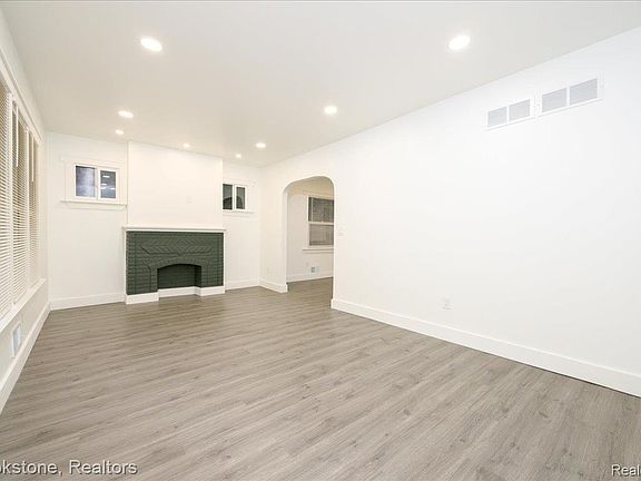 3rd image of 12621 Evanston St
