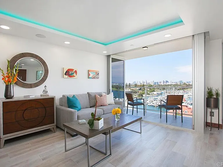 1710 Avenida Del Mundo #807 — Photo 3