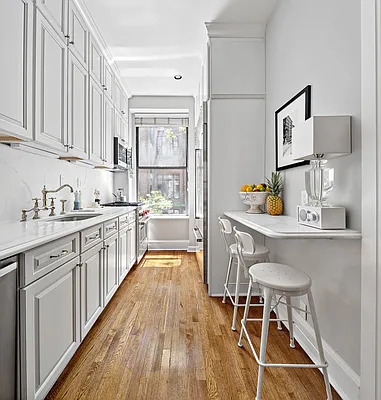 Sold by Compass | media 25