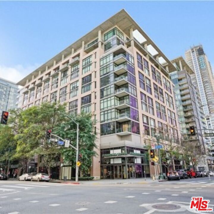 1st image of 1111 S Grand Ave APT 804
