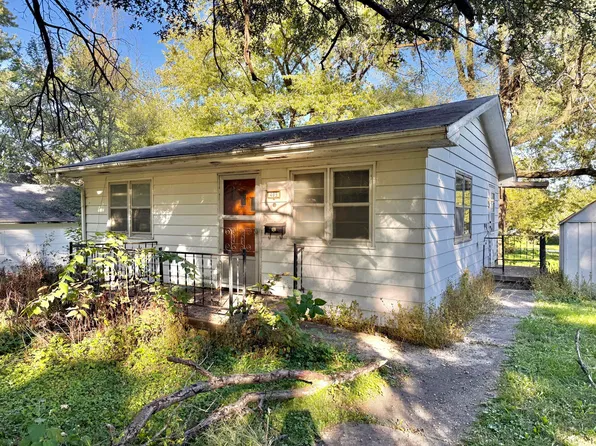 405 Bent St, Bedford, IA 50833