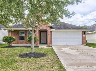 2929 Landing Edge Ln, Dickinson, TX 77539