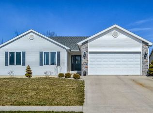 328 Willard Dr, Auburn, IN