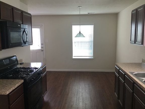 3rd image of 19239 Lakota Dr