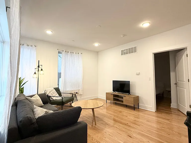LUDLOW_4100 — Photo 5