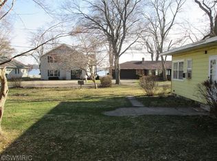 21436 N Shore Dr, Sturgis, MI 49091