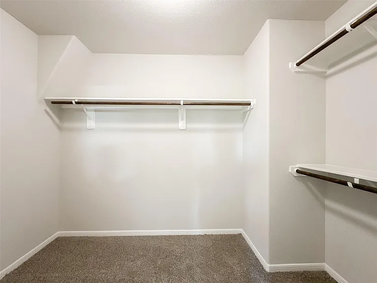 105 Camelot Place Ct — Photo 30