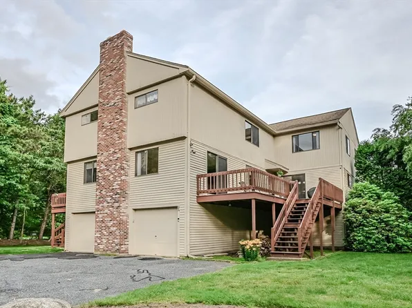 9 Country Club Ln #A, Milford, MA 01757
