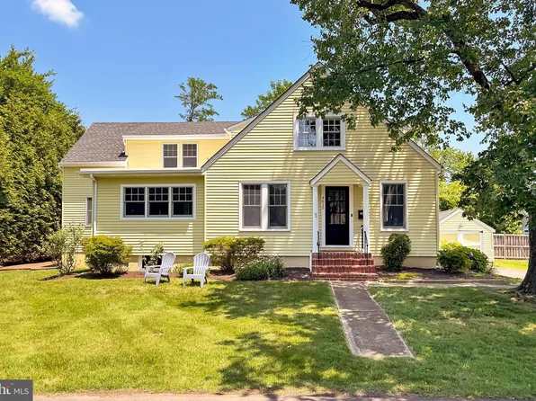 4615 1st St S, Arlington, VA 22204