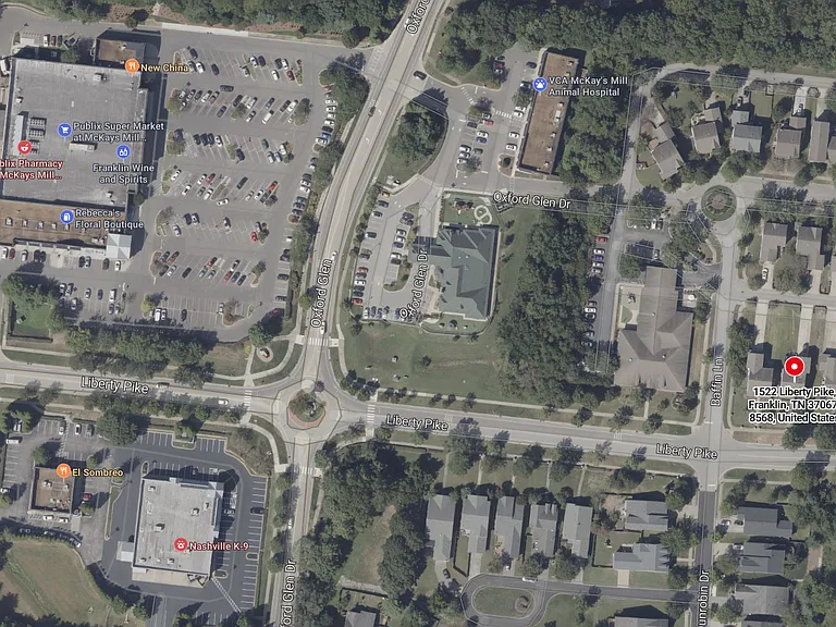 1-2 minute walk to two day care facilities, 5 minutes walk to Publix and other restaurants
