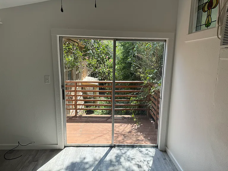 1002 Advance St — Photo 4