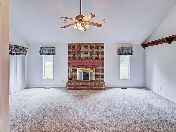 5th image of 9828 Nicole Ln