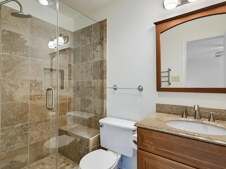 3500 Larchmont Cv #B — Photo 10