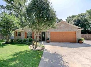 426 Caesars Cir, New Caney, TX 77357