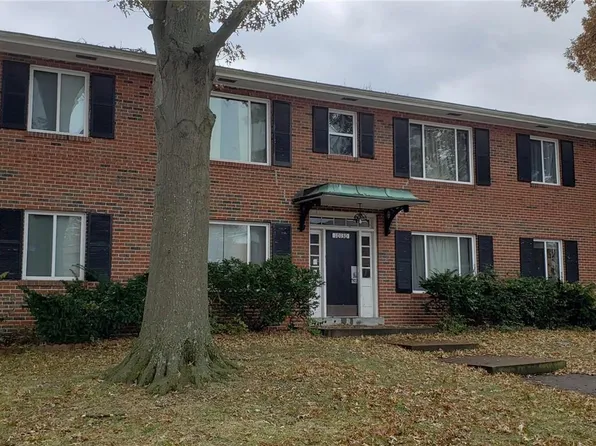10130 Chaucer Ave, Saint Louis, MO 63114